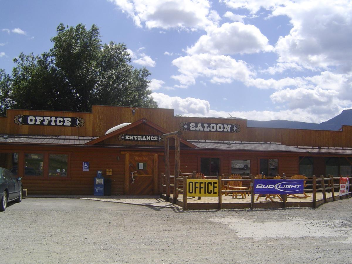 Yellowstone Valley Inn Вапити Экстерьер фото